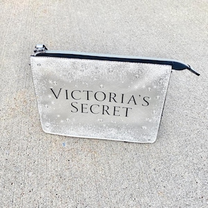 Victoria&#39;s Secret Y2K 2000s Silver Clutch Bag Makeup Purse Rhinestones Bling
