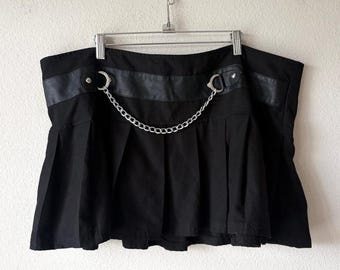 Royal Bones Black Pleated Mini Skirt with Chain - Women's 3XL