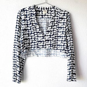 SBJ Austin crop top blouse met all-over print en lange mouwen, klein voor dames