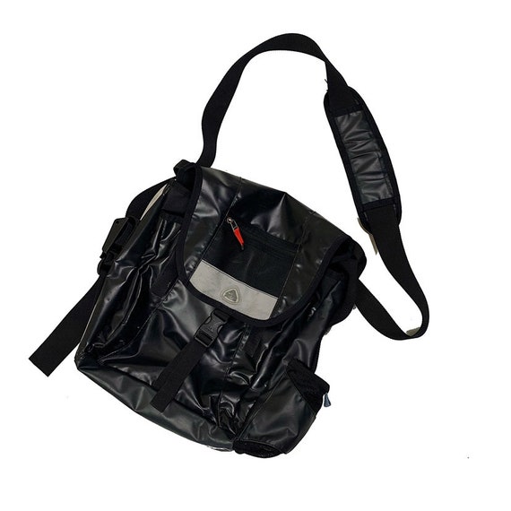 nike acg messenger bag