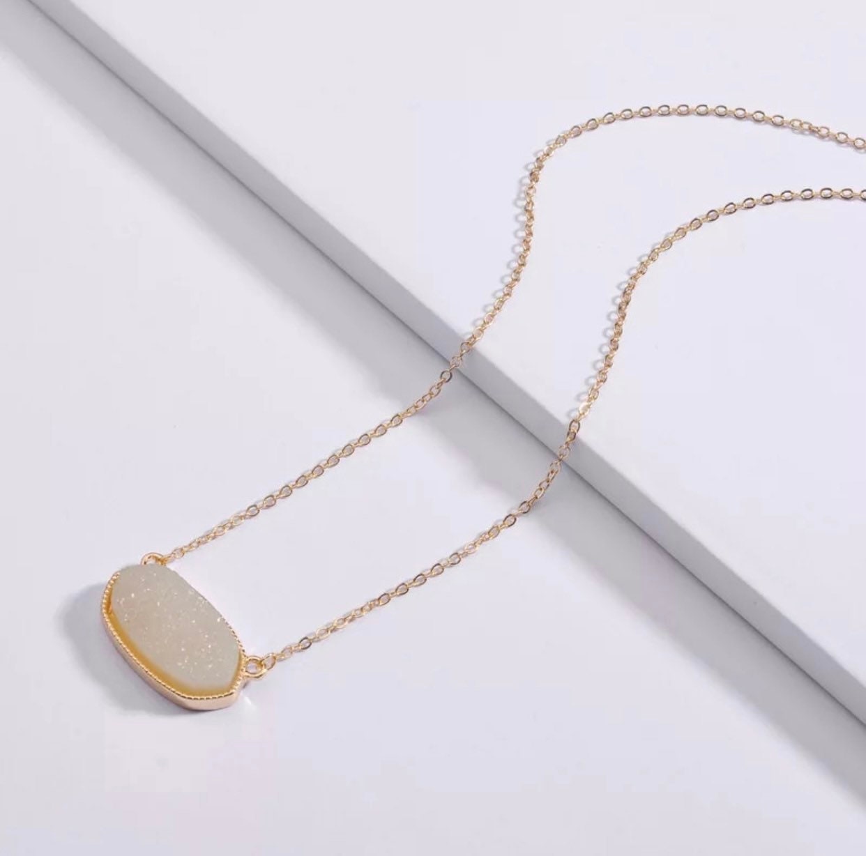 Jessie Gold Chain Necklace in White Crystal | Kendra Scott