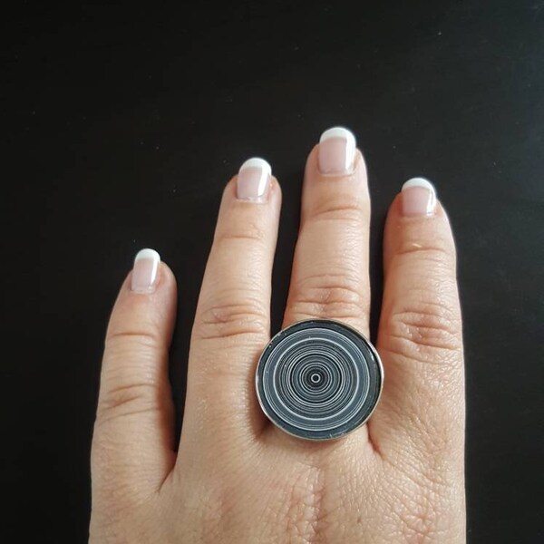 Bague cabochon spirale