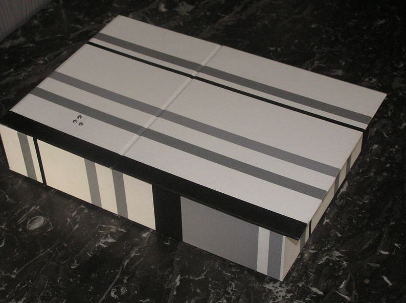 Make up box with mirror, pink and gray image 2
