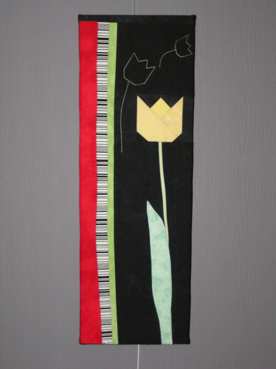 Tableau d'art Textile Tulipe sur Châssis