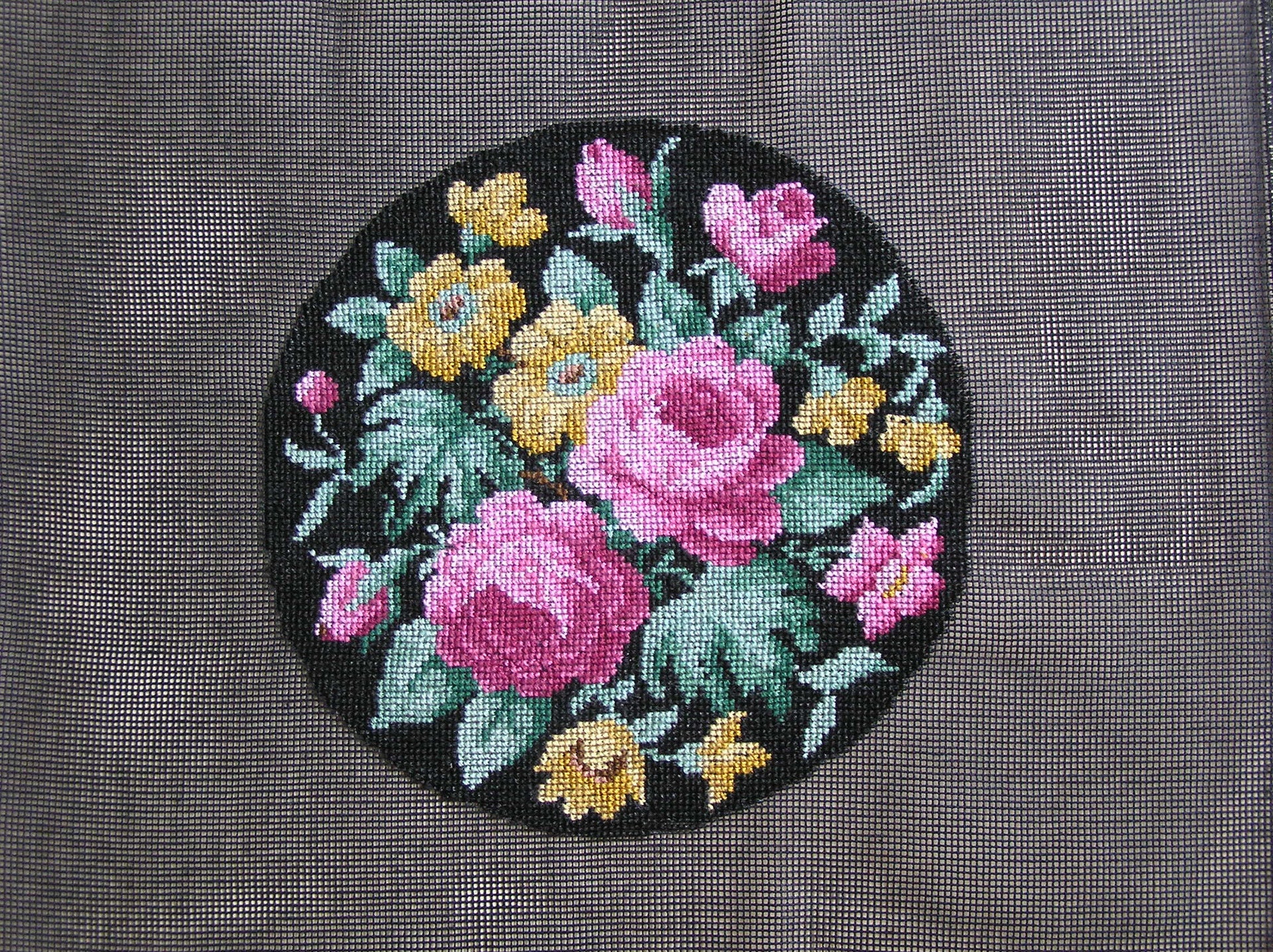 Broderie Canevas Roses