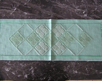 Green Myreschka embroidery table runner