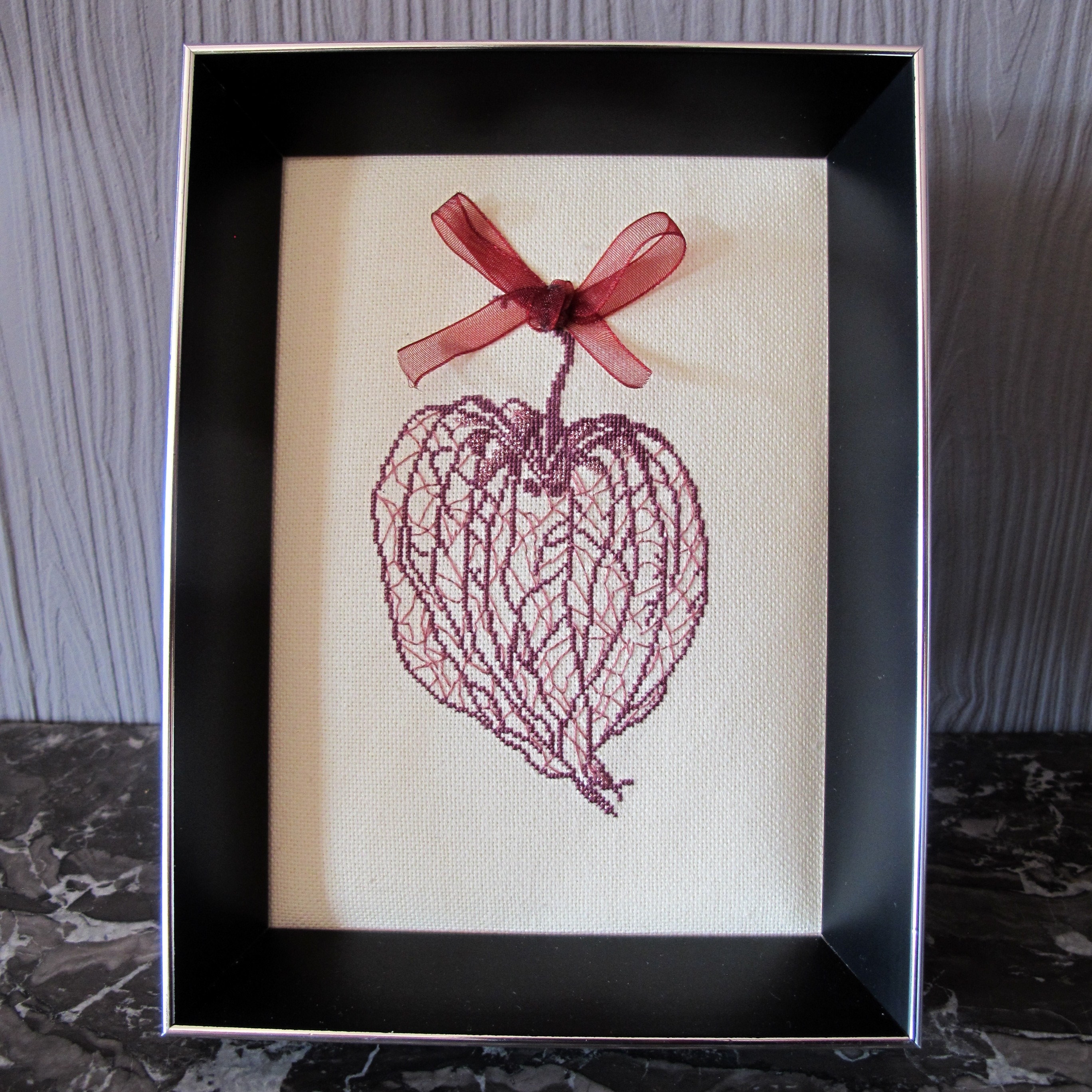 Tableau Brodé Amour en Cage