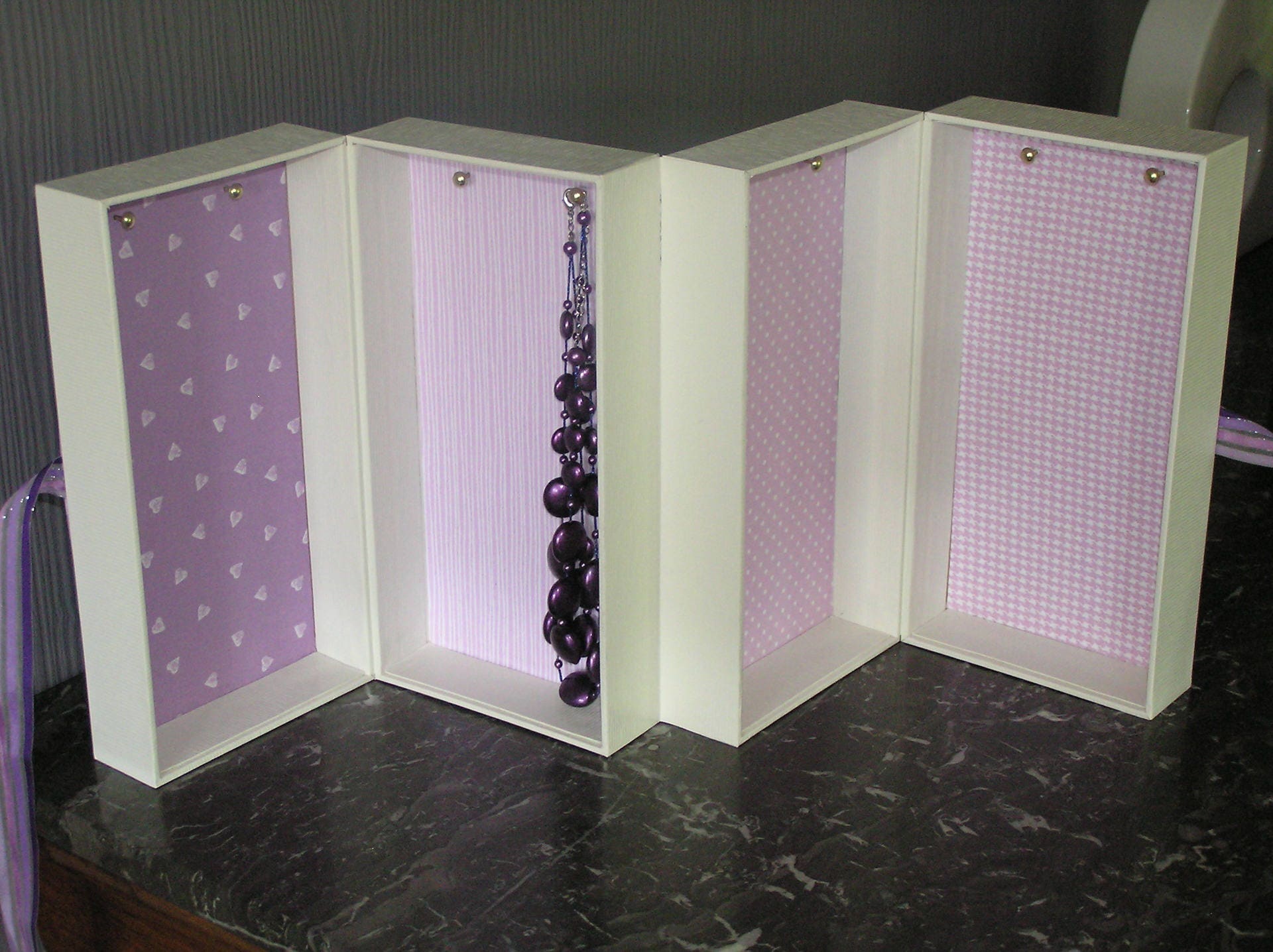 Armoire à Bijoux Repliable Rose en Carton