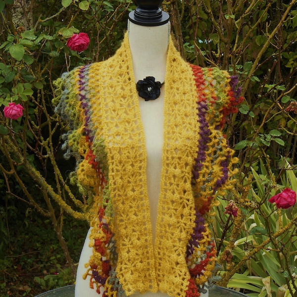 Echarpe multicolore au crochet, Echarpe femme, Echarpe romantique, Echarpe jaune et multicolore, Echarpe aux couleurs automnales.