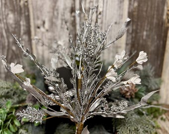 Christmas spray, Festive filler for Christmas, Wreath berry spray filler floral, Christmas berry spray in Silver, 60919