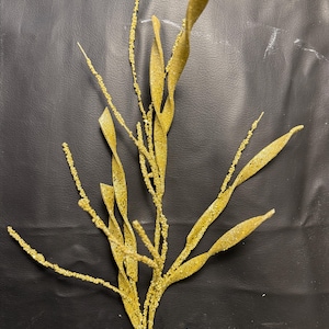 Gold wavy spiral glitter spray, glitter spray in gold, Wreath floral, gold glittered spray for Christmas or Winter, 34&quot;