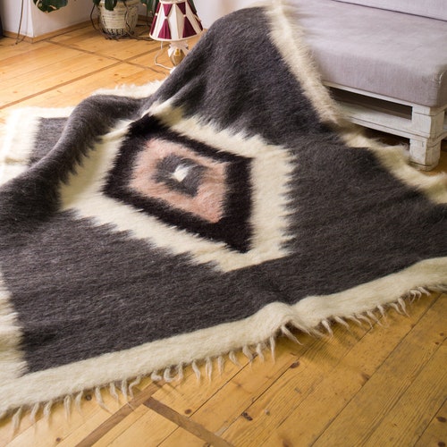 Rustic Wool Rug Hand Woven Rug Rug 4x6 Rug 5x7 Rug 6x9 Etsy
