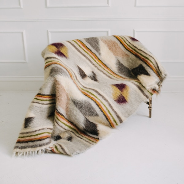 Handwoven Ukrainian Wool Blanket: Organic Full Size Coverlet