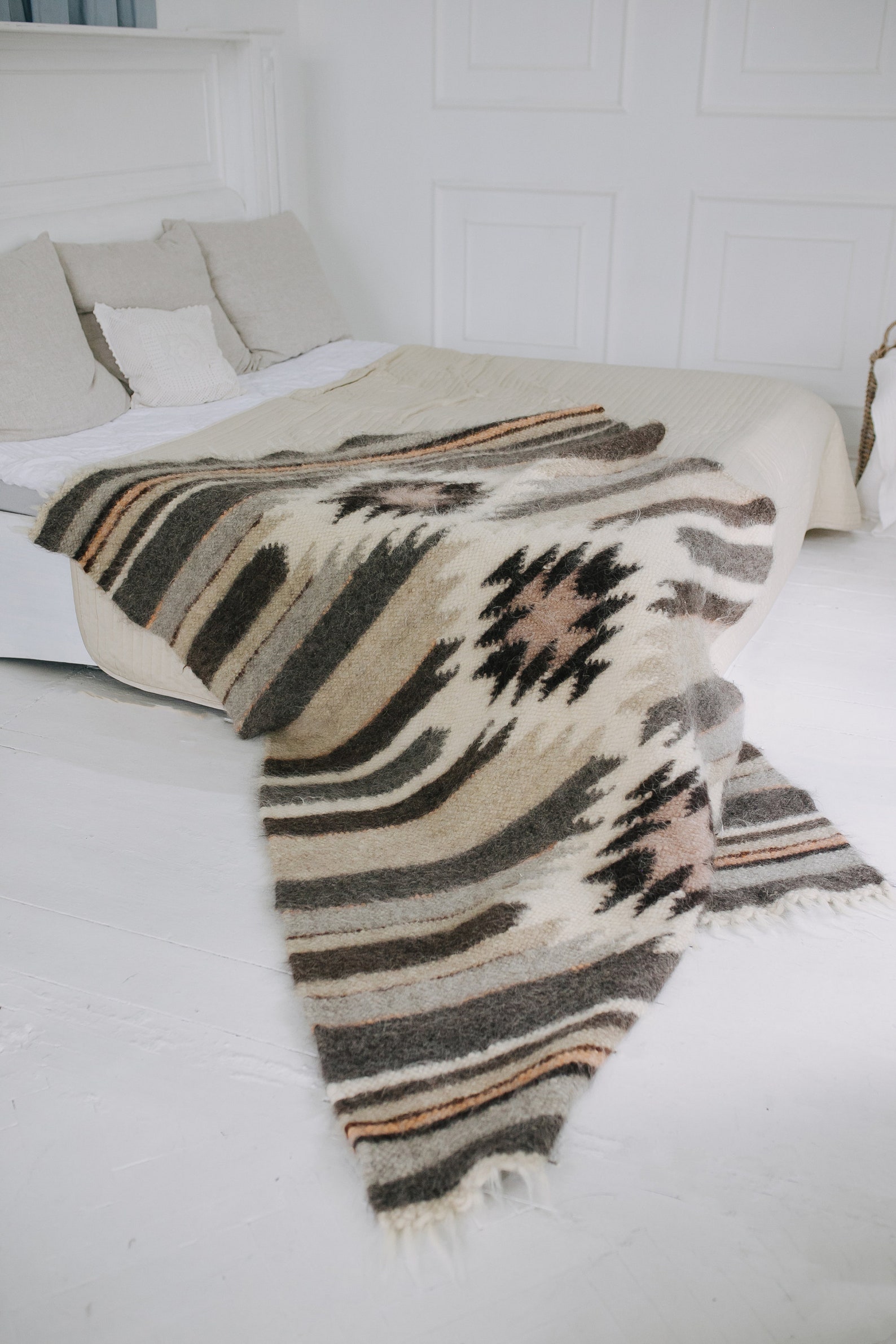 Hutsul Blanket Handwoven Blanket From Ukraine Lizhnyk Wool Etsy