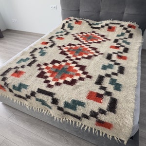 Hand woven blanket - Vyshyvanka - Hutsul blanket - Wool blanket made in Ukraine