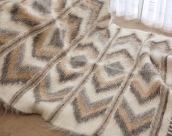 Wool blanket queen size, Wool cover, Wool throw blanket, Fluffy blanket