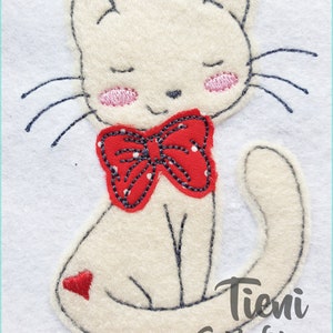 Stickdatei Katze TieniSchleifchen Appli 10x10 4x4 Stickmuster Stickmotiv embroidery pattern cat bow appliqué Bild 1