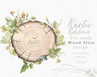 Könnte beinhalten: Eine Aquarell-Illustration einer Holzscheibe mit grünen Blättern, gelben Blumen und Pilzen. Die Holzscheibe hat eine natürliche Holzmaserung. Der Text "Rustic Redolence Pre made Wood Slice design 2000 x 2000 300 dpi clipart" ist in kursiver Schrift unterhalb der Holzscheibe geschrieben.