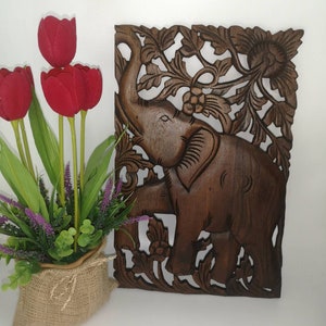 Handmade Wood carving elephant home decoration.