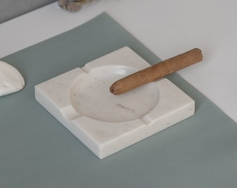 Cendrier en marbre - cendrier en pierre fait main pour cigares et cigarettes - effet de levier de bureau minimaliste - cadeau unique pour lui - décoration en marbre naturel