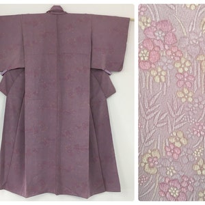 Japanese women&#39;s kimono, vintage, flowers & leaves, lavender silk, medium, Japan import