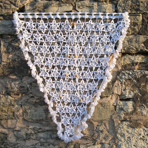 Rideau de porte triangle,en crochet de coton blanc,rétro vintage,fait main,motifs fleurs- étoiles en relief,ourlé d'un ruban crocheté,