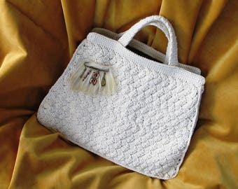 Sac à main hiver, cabas,ethnique, en coton écru travaillé au crochet, points fantaisies ,bijou de sac,mariage cérémonie