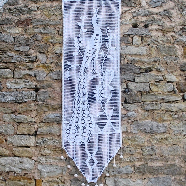 Maxi rideau de porte en  crochet blanc,fait-main,bords et franges à boules écrues,motif traditionnel "paon",cadeau pendaison crémaillère,