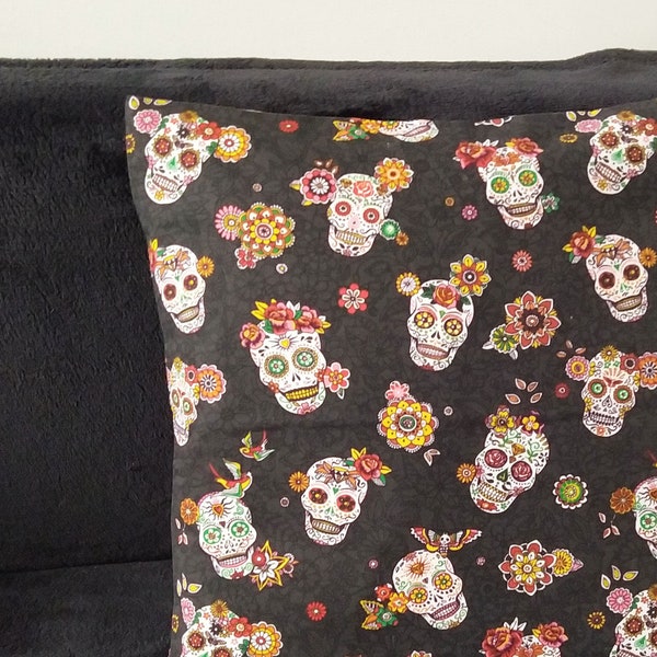 Housse de coussin petites têtes de mort mexicaines