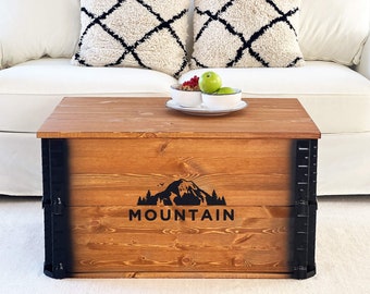 Uncle Joes Truhe Transportkiste "Mountain" Couchtisch Beistelltisch Sofatisch Wohnzimmertisch Massiv-Holz vintage retro industrial shabby