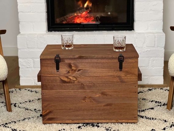 Uncle Joes Couchtisch Truhe Cargobox Holzkiste Vintage Shabby Chic brau Massiv-Holz Beistelltisch Wohnzimmertisch Stauraum retro industrial