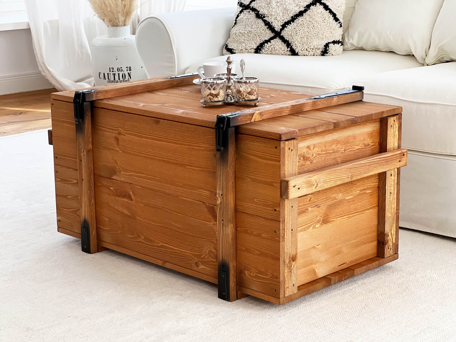 Uncle Joe's Coffee Table Chest Wooden Box Vintage Shabby Chic Solid ...