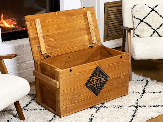 Table basse en bois massif avec tiroirs – style campagne chic