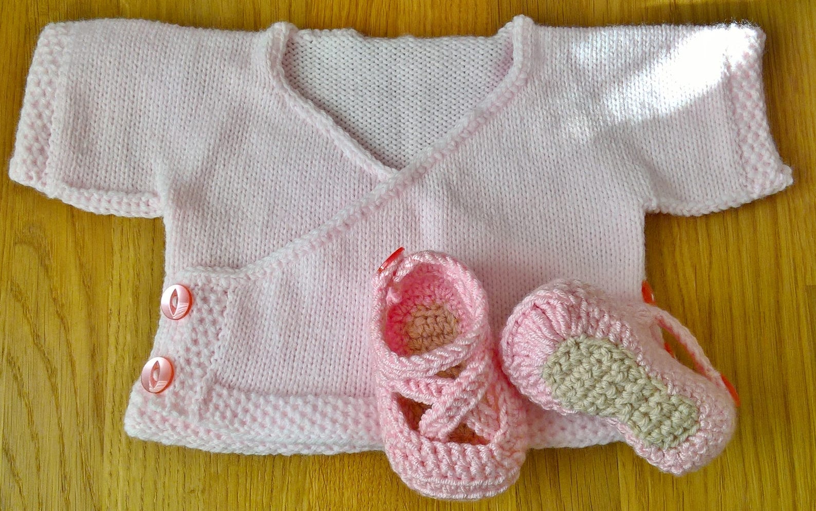 baby ballet wrap and shoes/ baby girl birthday gift/ ballet cardigan and shoes/ baby gift set/ baby knitwear gift/ crochet balle