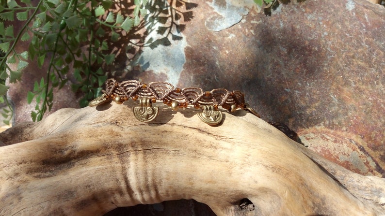 ankle bracelet in brown and beige macram\u00e9