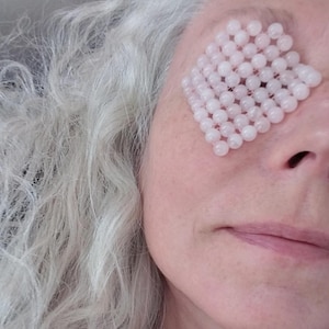 Masques apaisants pour les yeux en perles de quartz rose et d'obsidienne noire tissées à la main, pierres naturelles non teintées.