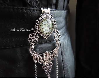 Chatelaine steampunk con clip da cintura. Anello protettivo per le dita, scatola segreta, portachiavi. Metallo placcato argento anticato.