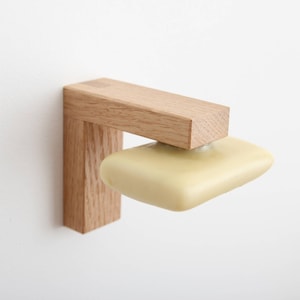 Magnetic wooden soap dish