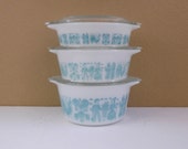 Pyrex Butterprint 3 Piece Bake-Serve-Store Casserole set with lids 471, 472 473