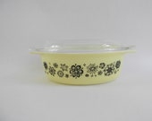 Pyrex Pressed Flowers 043, 1 1 2 Quart Casserole with Matching Lid