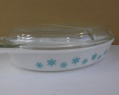 Pyrex Snowflake Divided Dish - Turquoise Snowflakes on Opal White Dish