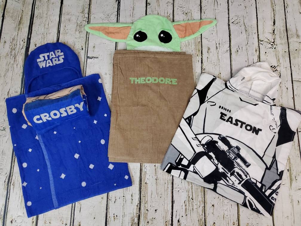 Kids' Personalized Baby Yoda grogu or R2D2 Hooded Towel - Etsy