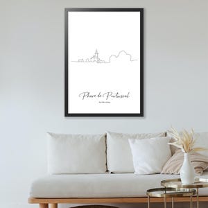 May include: A black and white line drawing of a lighthouse and surrounding buildings. The text "Phare de Pontusval" is below the drawing.