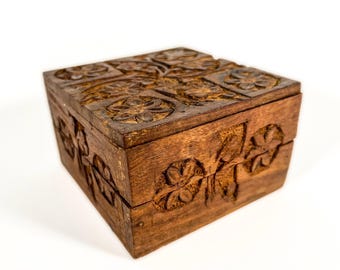 蝶番付きの蓋付き木箱 || ヴィンテージ 木製ボックス / 収納 - Etsy 日本