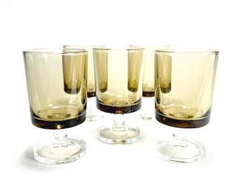 Conjunto de Licor em Vidro Fumê, 5 Copos Vintage Retrô para Aperitivo e Shot de Schnapps