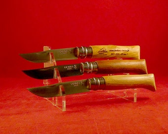 Plexiglas display for 3 collector's knives