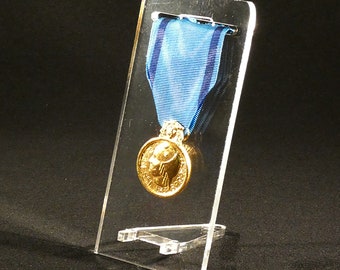 Lot de 2 présentoirs en plexiglas pour médailles et décorations militaires