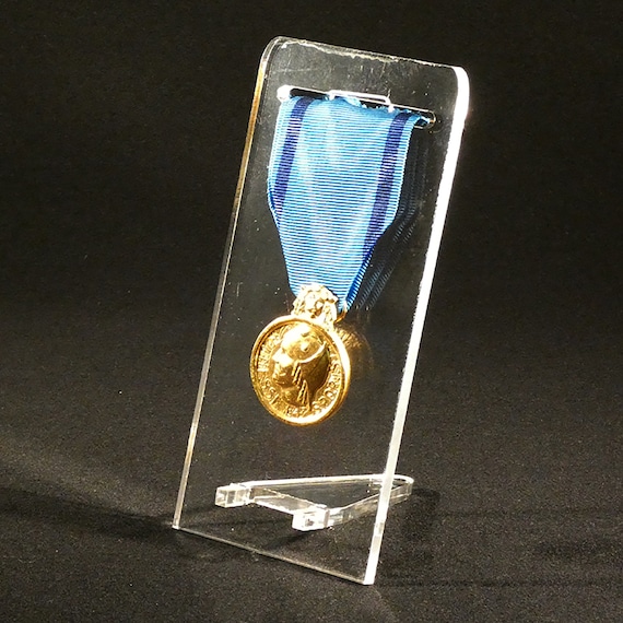 Lot de 3 présentoirs en plexiglas pour médailles et décorations militaires  -  France