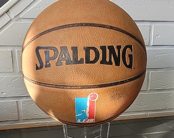 Support Mural En Forme De Main Pour Ballon - Pour Basket, Football, Volley - Design Original Et Gain De Place (22x17 Cm)