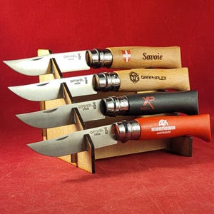 Medium display for 4 collector&#39;s knives